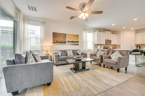 Home Near Theme Parks in Kissimmee: Family Perks! House in Four Corners