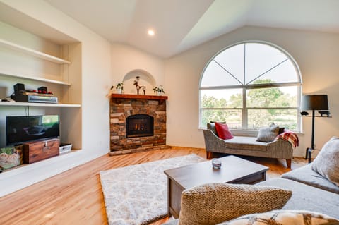 Pet-Friendly Longmont Home w/ McIntosh Lake Access House in Longmont