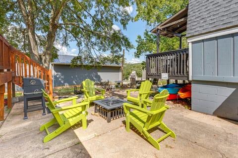 Cozy Cabin w/ Deck & Boat Launch Access in Lampe! House in Table Rock Lake