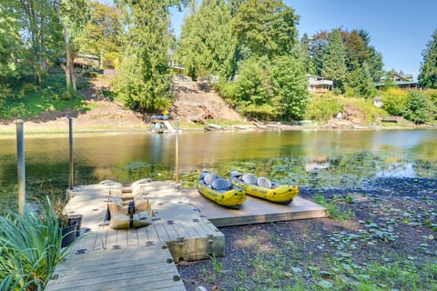 Waterfront Gem on Lake Saint Clair w/ Private Deck House in Washington
