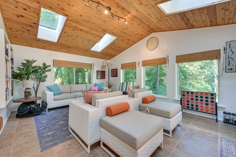 Waterfront Gem on Lake Saint Clair w/ Private Deck House in Washington