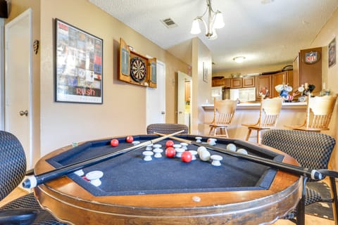 4 Blocks to AT&T Stadium: 'Ent. Central Too!' Apartment in Arlington