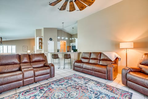 4 Mi to Catalina State Park: Mountain-View Home House in Oro Valley