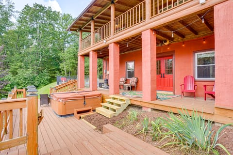 Hot Tub & Seasonal Pool! Deep Creek Group Getaway House in Garrett County