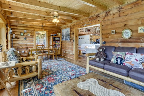 Hot Tub & Seasonal Pool! Deep Creek Group Getaway House in Garrett County