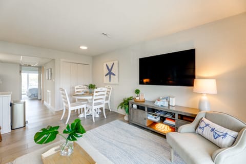 Walk to Ocean City Beach: Shoreside Gem w/ Balcony Apartment in Ocean City