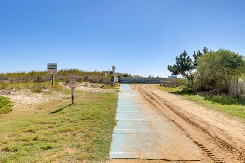 Walk to Ocean City Beach: Shoreside Gem w/ Balcony Apartment in Ocean City