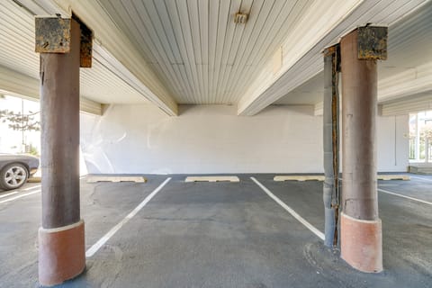 Walk to Ocean City Beach: Shoreside Gem w/ Balcony Apartment in Ocean City