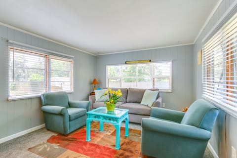 1 Mi to Sands Beach: Walkable Island Home w/ Yard! House in Port Royal