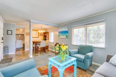 1 Mi to Sands Beach: Walkable Island Home w/ Yard! House in Port Royal