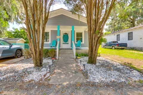 Beachy Home in Heart of Beaufort w/ Pool Access House in Beaufort