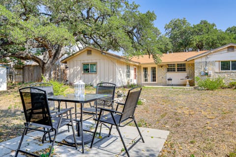 Large Yard: Home 9 Mi to San Antonio River Walk House in San Antonio