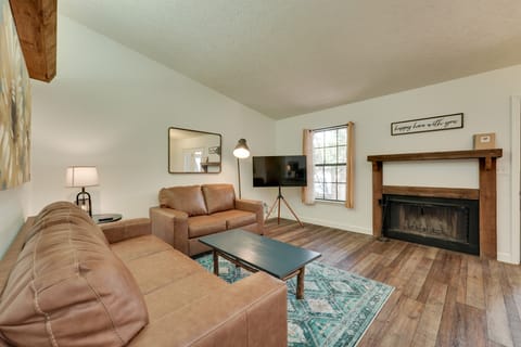 Table Rock Lake Condo 3 Mi to Boat Ramp! Apartment in Table Rock Lake