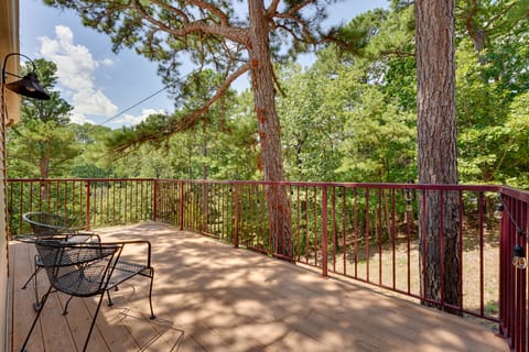 0.5 Mi to Table Rock Lake: Ozark Mountains Cabin House in Table Rock Lake