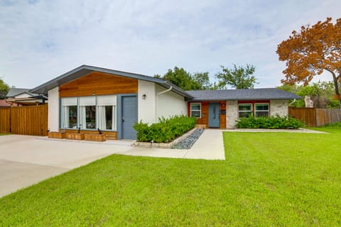 Spacious Family Home, 5 Mi to Galleria Dallas! House in Farmers Branch