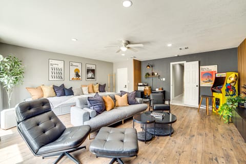 Spacious Family Home, 5 Mi to Galleria Dallas! House in Farmers Branch