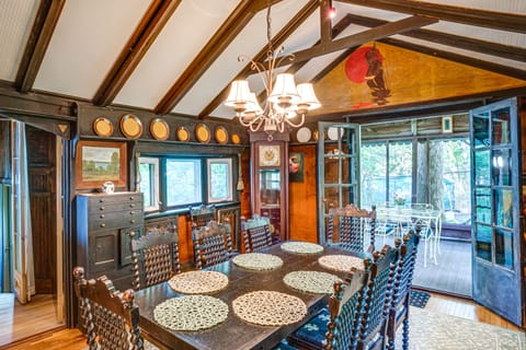 Historic Lakefront Home w/ Dock on Green Lake! House in Wisconsin