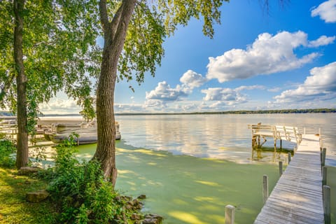 Historic Lakefront Home w/ Dock on Green Lake! House in Wisconsin