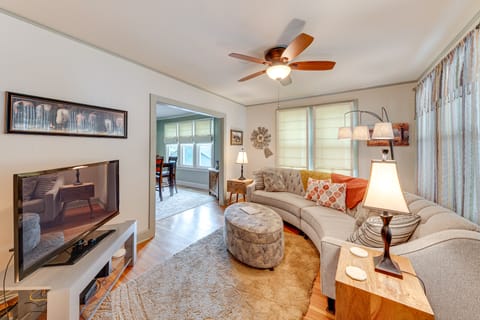 Lake Geneva Family Gem w/ Fenced Dog Run! House in Williams Bay