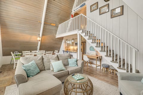 Unique A-Frame Beach House: 'The Beacon at OIB' House in Ocean Isle Beach