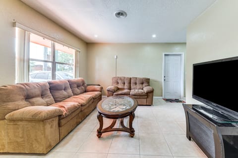 3 Mi to Dania Beach Pier: Convenient Apartment! Apartment in Dania Beach