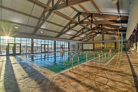 Pet Friendly Galena TH w/ Views & Indoor Pool! Apartment in Iowa