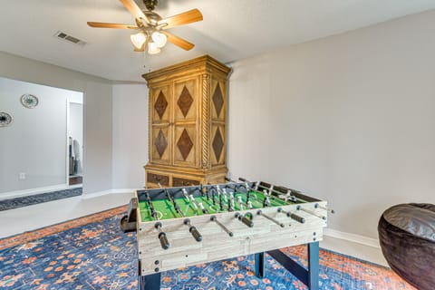 1 Mi to Zoo: 'Rustic Bungalow' in Gulf Breeze! House in Alabama