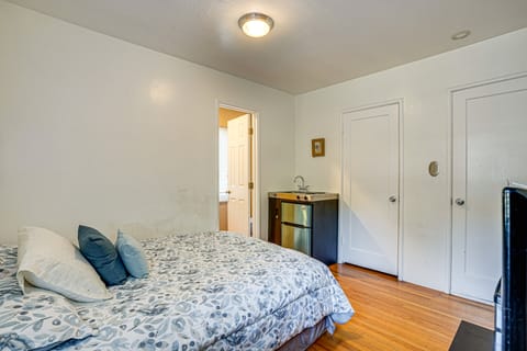 Serene Studio in SF Suburbs: Quiet + Cat Friendly! Apartment in Castro Valley