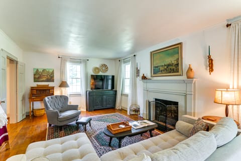 Walkable Location: Historic Home in Charles Town! House in Charles Town