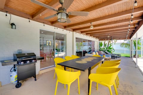 Heated Saltwater Pool < 2 Mi to Yacht Club Beach! House in Cape Coral