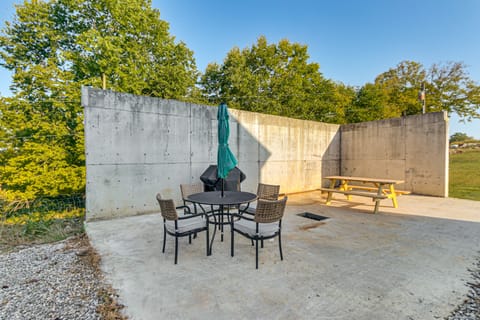 5,000 Sq Ft Antebellum Farmhouse 3 Mi to Antietam! House in Shenandoah Valley