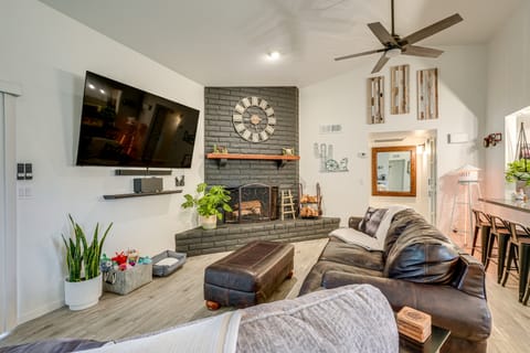 Family Home on > 2 Acres w/ Stables in Gilbert! House in Gilbert