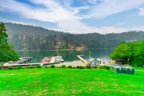 Lakeside Winter Walks! Idaho Condo w/ Resort Perks Apartment in Kootenai County