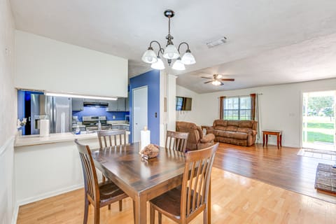 Quiet & Convenient Tallahassee Home, 4 Mi to Lake! House in Tallahassee