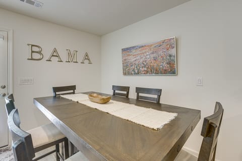 Bama Game Day Base: Newly Built Home Near UA! House in Northport