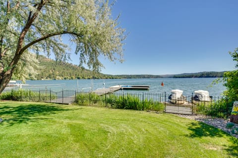 Waterfront Deck w/ Fire Pit: Lake Spokane Gem! House in Washington