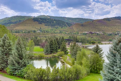 Sauna & Ski Shuttle Access: Mtn-View Condo in Avon Apartment in Avon