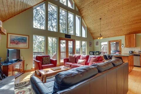 2 Min to Hiking: Cabin w/ Deck in Angel Fire House in Angel Fire