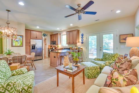 Lakefront Fun Near Clemson! Retreat w/ Pool Access House in Seneca