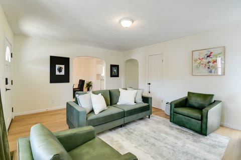 Walk to Ritter Park: Renovated Home Near Marshall! House in Huntington