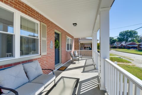 Walk to Ritter Park: Renovated Home Near Marshall! House in Huntington