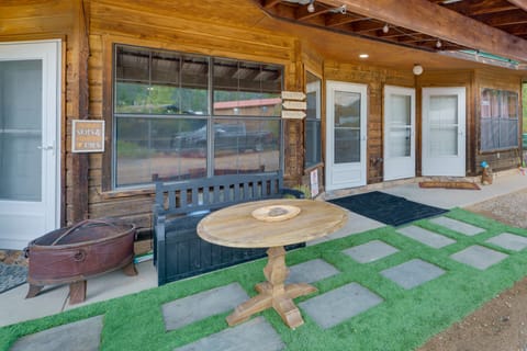 Red River Home w/ Ski Slope, Mtn & River Views! Apartment in Red River