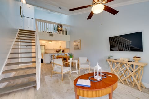 7 Mi to River District & Beach: Fort Myers Retreat Apartment in Cypress Lake
