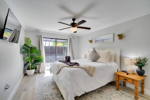 7 Mi to River District & Beach: Fort Myers Retreat Apartment in Cypress Lake