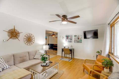 Steps to Lake Erie! Cedar Point Home Base w/ Deck House in Sandusky