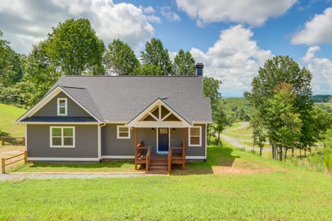 Cozy Blue Ridge Cabin: Game Room & Mountain Views House in Union County