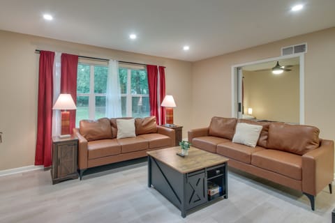 OU Home Base! 1/2 Mi to Oklahoma Memorial Stadium House in Norman