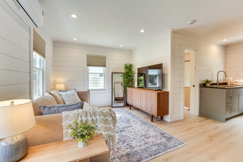 Pet Friendly Tiny Home w/ Deck: Close to MSU House in Lansing