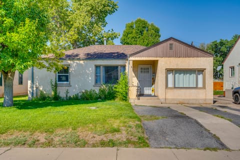 Walk to St. Mary-Corwin: Home Base in Pueblo House in Pueblo