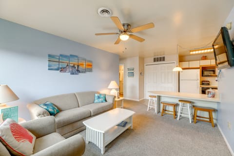 Walk to Beach: Condo w/ Pool Access in Ocean City! Apartment in Ocean City